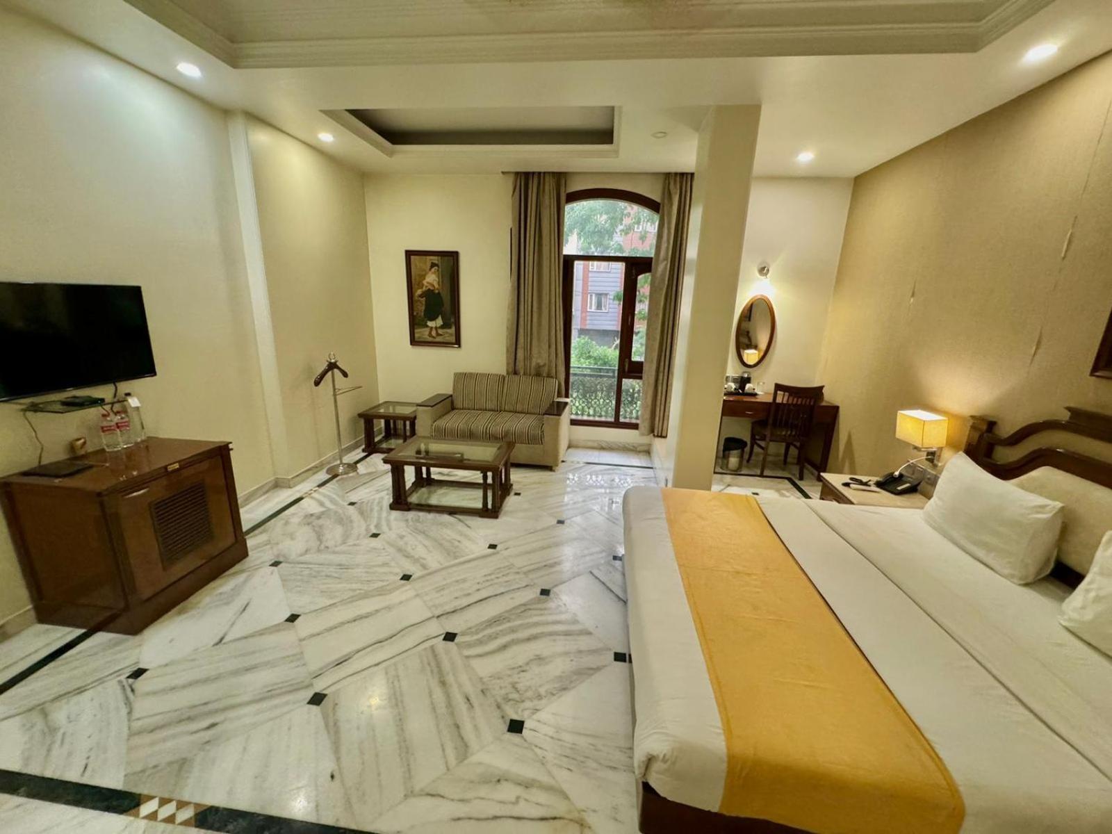 Gtb Florence Inn, 2min Walk From Karol Bagh Metro New Delhi